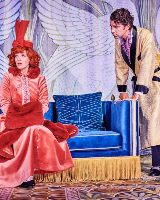 La Jalousie, la pièce mythique de Sacha Guitry au Théâtre de la Michodière.

Une pièce aussi drôle que mordante sur les tourments de l’amour, dans la pure tradition du théâtre de boulevard.

A l'occasion du centenaire de la Michodière, découvrez l'adaptation par @michelfauofficiel de cette comédie irrésistible, où se mêlent rires et quiproquos.

Réservez sur michodiere.com

photo : @marcelhartmannphoto