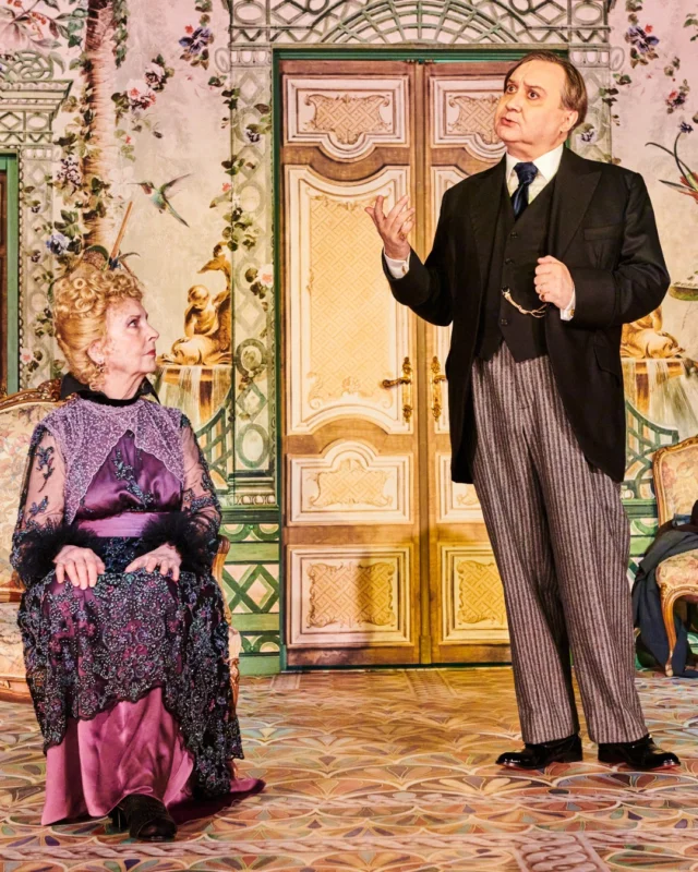 Plus que 2 semaines avant la première représentation de "La Jalousie" au Théâtre de la Michodière ! ⏳

Venez (re)découvrir ce texte jubilatoire de Sacha Guitry, mis en scène par Michel Fau, à l'occasion du centenaire de la Michodière. 💯

👉Toutes les informations sur michodiere.com

@marcelhartmannphoto 

#guitry #michelfau #theatre #sortiraparis #comedie