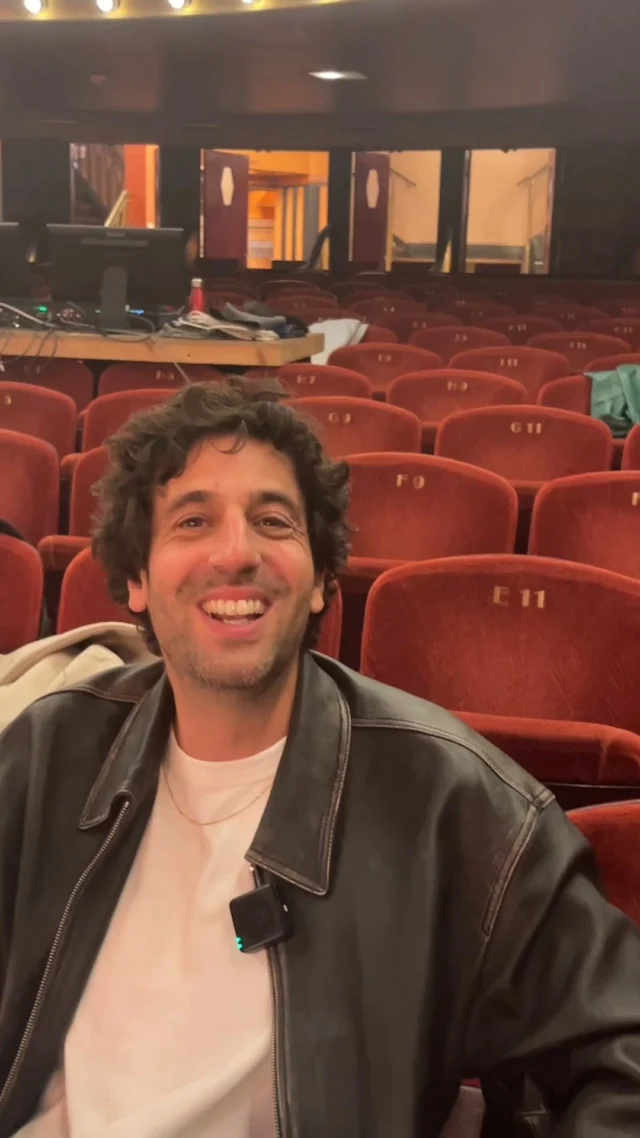🤣 Quand @maxboubliloff imite Hollande…
François Berléand préfère carrément quitter la pièce 👋
👉 Les deux vous attendent sur scène pour “L’Expérience Théâtrale” !
📹@pascaljaubert 
#ExperienceTheatrale #LaurentRuquier #Michodière