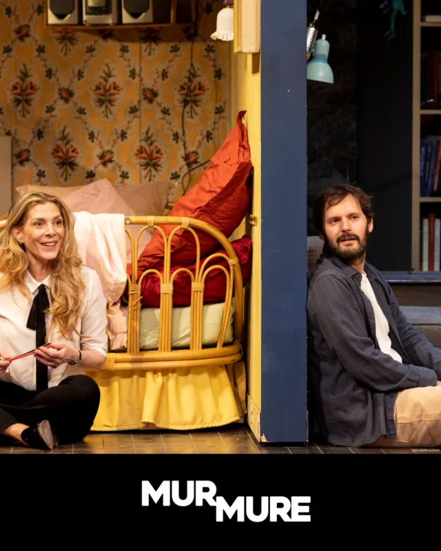 Comment deux personnes, que tout oppose, pourraient s’entendre, se rencontrer… sans se voir ? 👀

C'est l'histoire de Machin et Machine (interprétés par @hugobeckerofficiel et @judith.elzein ) deux solitudes qui vivent dans deux appartements, séparés par une cloison un peu trop fine. 
Condamnés à entendre tout ce que fait l'autre, les échanges sont vite conflictuels.
Mais à force de se parler à travers le mur, leur relation va évoluer, jusqu'à nouer une relation pas commune...

💕Découvrez vite cette comédie romantique, de @liloufogli et mise en scène par @jeremielippmann