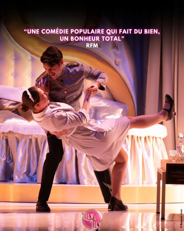 "Une comédie populaire qui fait du bien, un bonheur total"

🎟 Ce week-end, venez partager un moment de bonheur total avec "Lily et Lily", la comédie mythique de Barillet et Gredy !

⭐ Hollywood, 1935. Lily Da Costa, star incontournable dont le talent n'a d'égal que son goût immodéré pour le luxe, l'alcool et les hommes, est assaillie par la presse et son entourage cupide et intéressé.

Deborah, sa sœur jumelle un peu gourde, épouse effacée d'un austère pasteur du Minnesota, quitte ses poules et ses patates douces, bien décidée à venir sauver l'âme de sa sœur et la remettre dans le droit chemin.
L'une et l'autre, copies conformes, seront amenées à se remplacer... 

📷@beatricelivet 

 @fimalac_entertainment @richardcaillat_prod @stephaniebataille7

#LilyEtLily #MichèleBernier #FrancisPerrin #ThéâtreDeParis #Comédie #QuefaireaParis