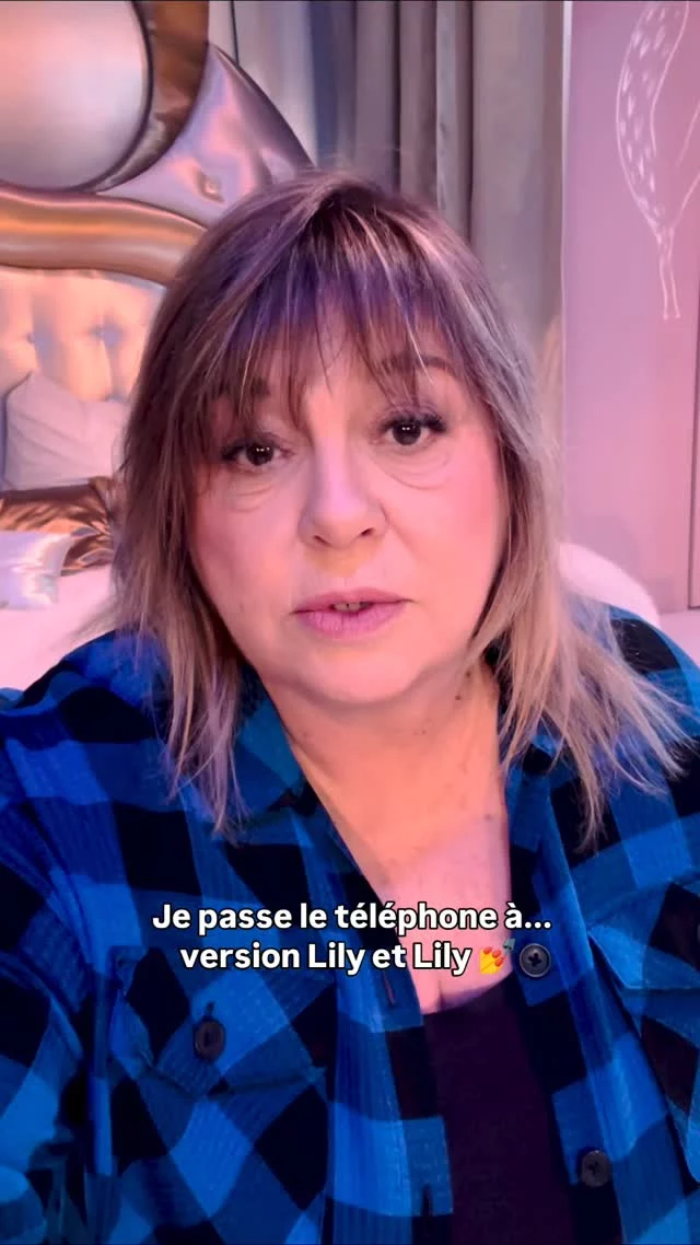 Je passe le téléphone à... version Lily et Lily 💅

@fimalac_entertainment @richardcaillat_prod @stephaniebataille7

#theatreparis #quefaireaparis #trend #theatregram #jepasseletelephone