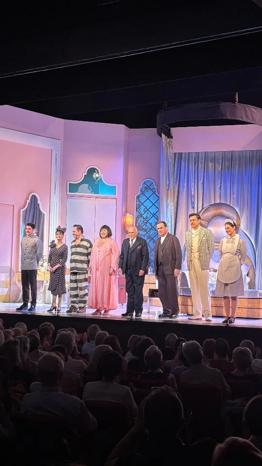 Lily et Lily au Théâtre de Paris, c'est fini 😢
Mais vous pourrez bientôt les voir en tournée dans toute la France 
Retrouvez toutes les infos sur le compte d'@artsliveentertainment 

#théâtre #michelebernier #FrancisPerrin #tournee #comédie