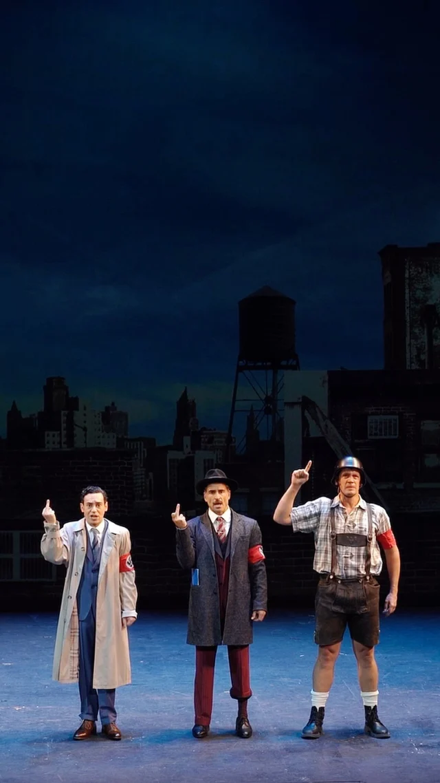 Si vous pensez que ça va trop loin, vous n’êtes pas prêts à voir le reste. 
👉 @lesproducteurs.paris, le show musical où vous aurez honte de rire, en ce moment au @theatredeparis

#lesproducteurs #theatreparis #quefaireàparis