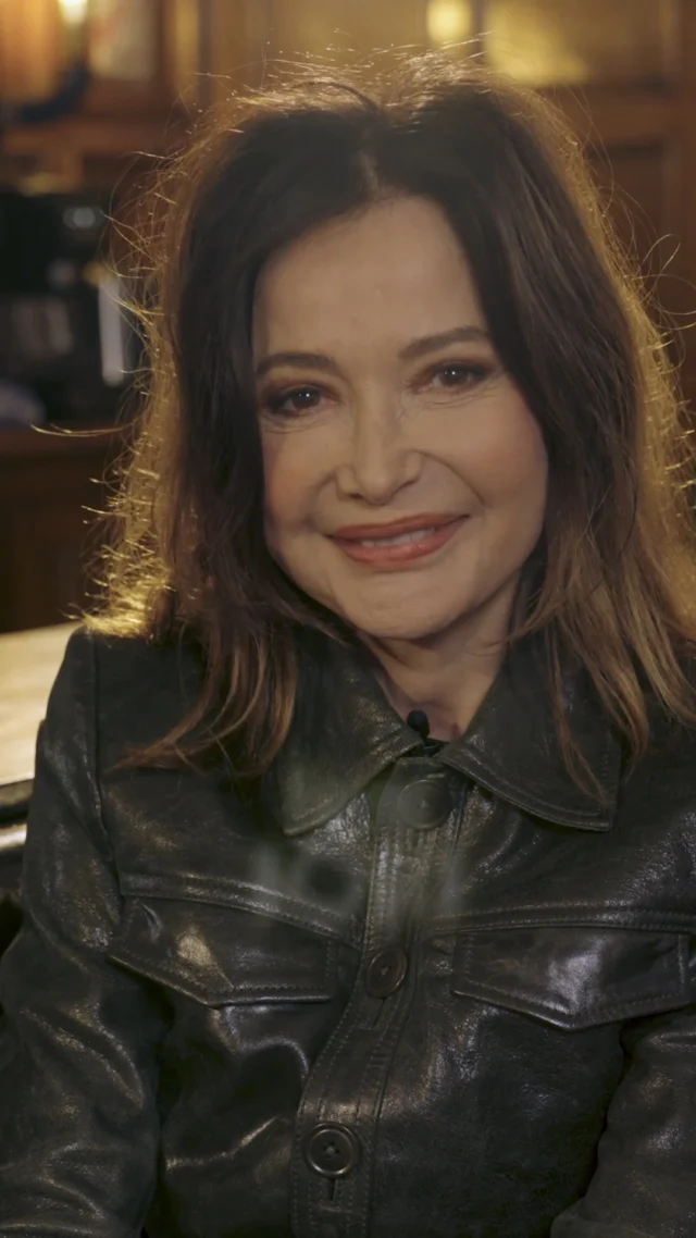 "Les femmes n'admirent jamais un mari infidèle.
Il n'y a que les hommes entre eux qui peuvent se jalouser là dessus. Les coqs.
Les femmes sont plus impressionnées par la droiture."

On ne se mentira jamais, une pièce d'Eric Assous.

à découvrir en Salle Réjane du Théâtre de Paris !