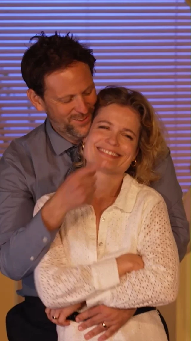 Découvrez la bande-annonce de L'Amant ! ✨

Sarah et Richard forment un couple d’apparence ordinaire. Derrière cette façade, leur relation questionne, marquée par une étrange complicité autour d’une liaison extraconjugale consentie… Lorsque la curiosité et la jalousie de Richard heurtent la farouche liberté de Sarah, leur couple est mis à l’épreuve entre désir, amour et frustration

Avec Sarah BIASINI, Pierre ROCHEFORT et Hugo JASIENSKI
Mise en scène : Thierry HARCOURT 

A partir du 29 mai 2026, pour 25 représentations exceptionnelles !